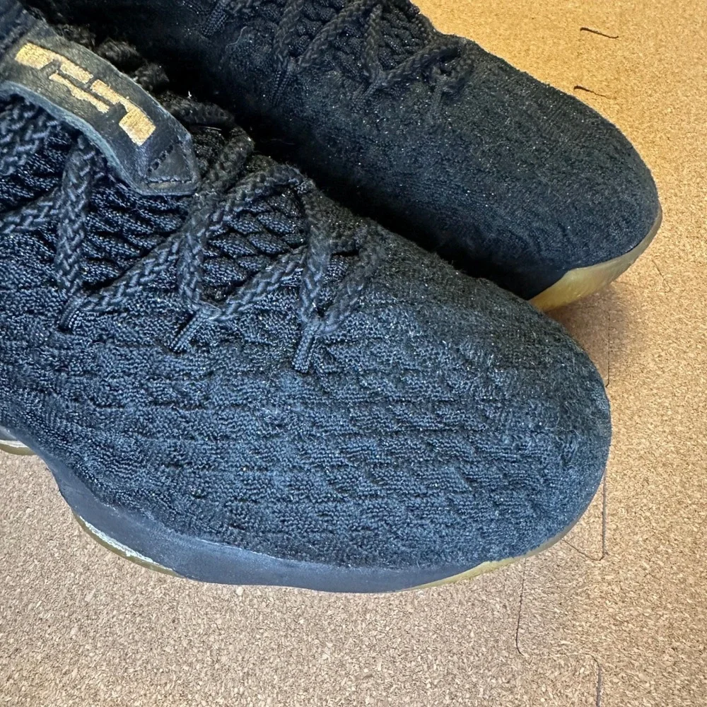 Nike LeBron 15‎ Black Gum Youth Basketball Shoes 922811-006 Kids 5.5Y